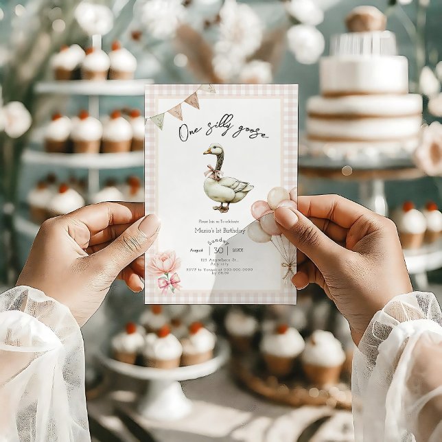 One Silly Goose Girl 1st Birthday  Invitation Inbjudningar (Skapare uppladdad)
