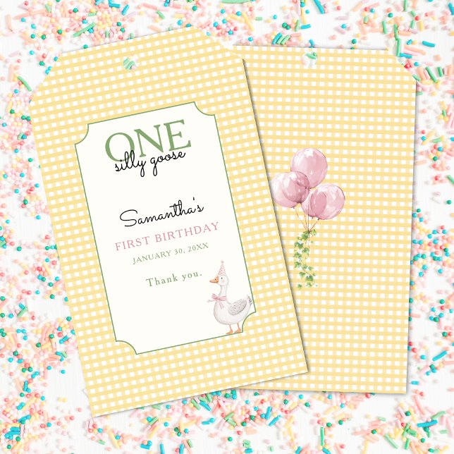 One Silly Goose Pink and Gingham 1st Birthday Presentetikett (Silly Goose Birthday Gift Tag)