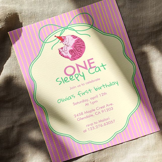 One Sleepy Cat 1st Birthday – Yellow Stripes Inbjudningar (Skapare uppladdad)