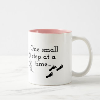 One Small Step at a Time Coffee Mug Två-Tonad Mugg