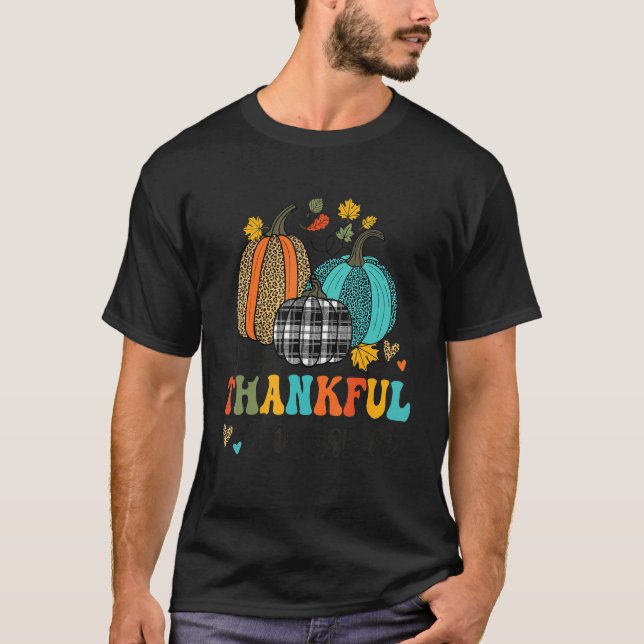 One Thankful Counselor School Pumpkins Thanksgivin T Shirt (Framsida)