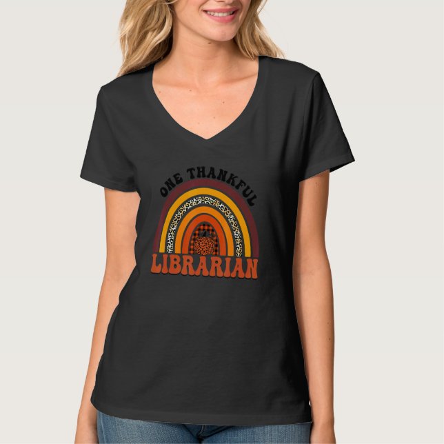 One Thankful Librarian Teacher Rainbow Leopard Ret T Shirt (Framsida)