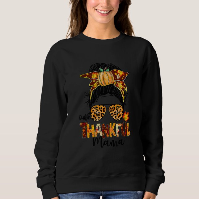 One Thankful Mama Messy Bun Leopard Fall Autumn Th T Shirt (Framsida)