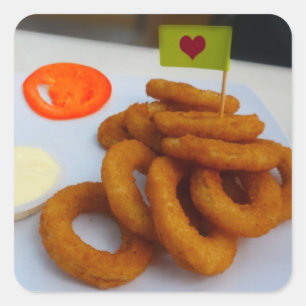 Onion Ringar med Mayonnaise och Tomato Fyrkantigt Klistermärke