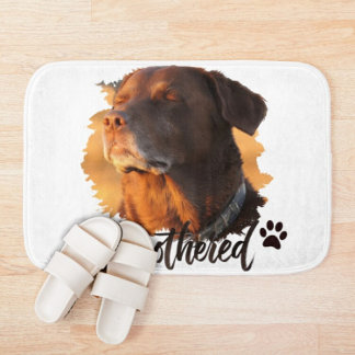 Oomsorgad Hund i Gyllene Timmen – Premium Minimali Badrumsmatta