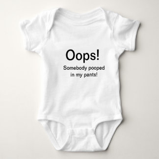 Oops! Någon pooped i min byxor! Ett biet T Shirt