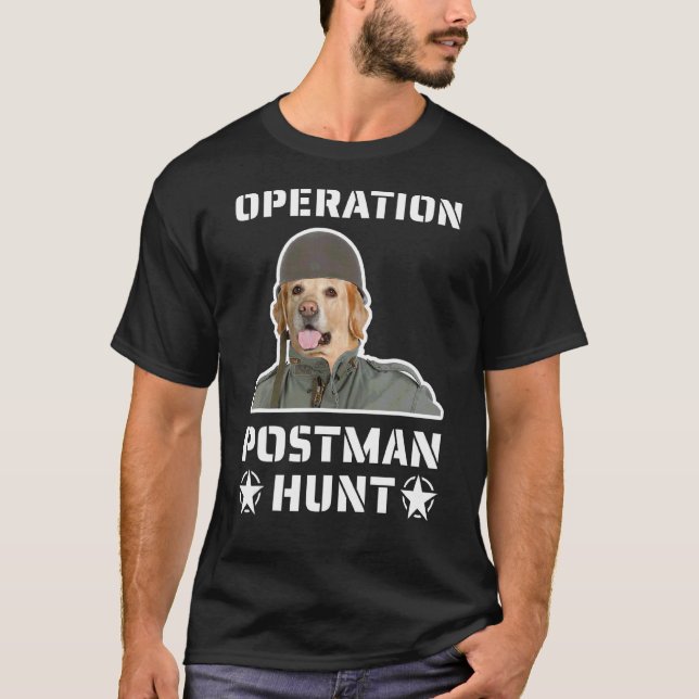 Operation Post Man Hunt Soldier Gold Retriever D T Shirt (Framsida)