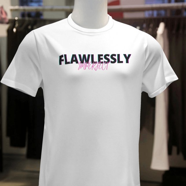 Operfekt kvinnlig rosa- och svartvitt, kvinnlig ma t shirt (Skapare uppladdad)