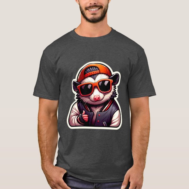 OPOSSUM I VARSITET JACKA 2 T SHIRT (Framsida)