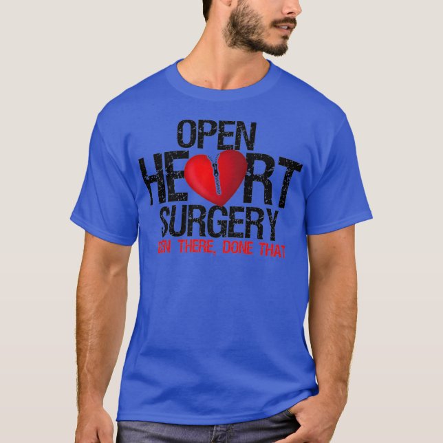 Öppen hjärtkirurgi har utförts där patienten t shirt (Framsida)