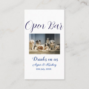 Öppna baren drinkar på oss bröllopspar datum visitkort