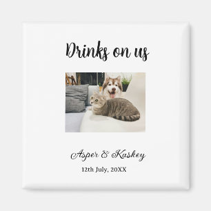Öppna baren drinkarna är på oss bröllopsparet data magnet