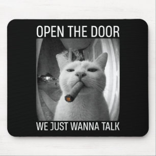 Öppna dörren vi vill prata rolig gangsterkatt meme musmatta