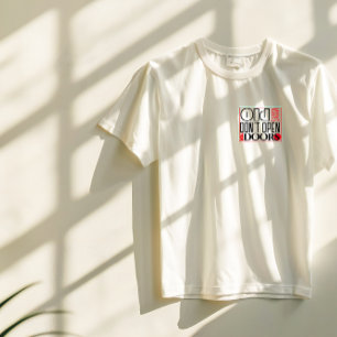 Öppna ett nytt dörrcitattecken svart, vitt brev t shirt