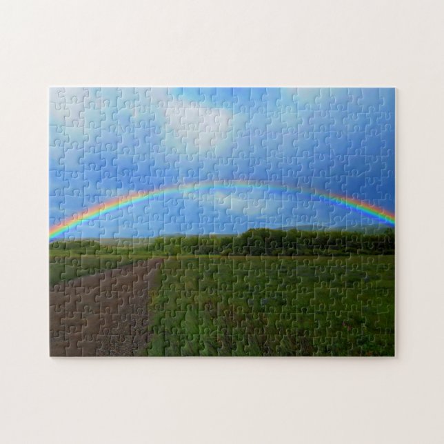 Öppna väg genom Grönt Fält Alberta Rainbow Pussel (Horisontell)