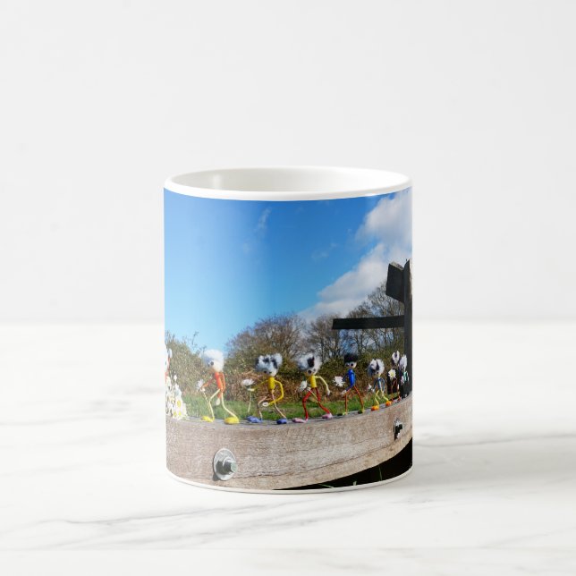 Optocht van Fubby's naar felicitatie. Kaffemugg (Center)