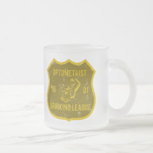 Optometriker som dricker ligan frostad glasmugg