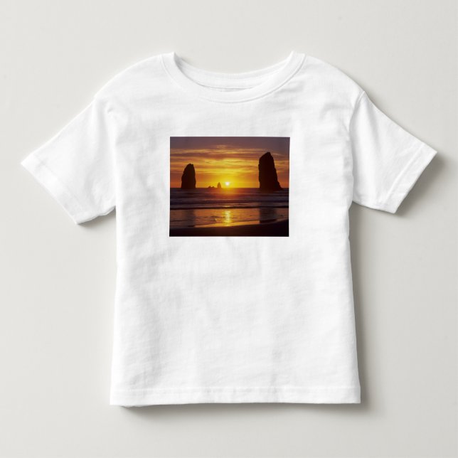 OR, Oregon-kusten, Cannon Beach, havsstackar kl 2 T-shirt (Framsida)