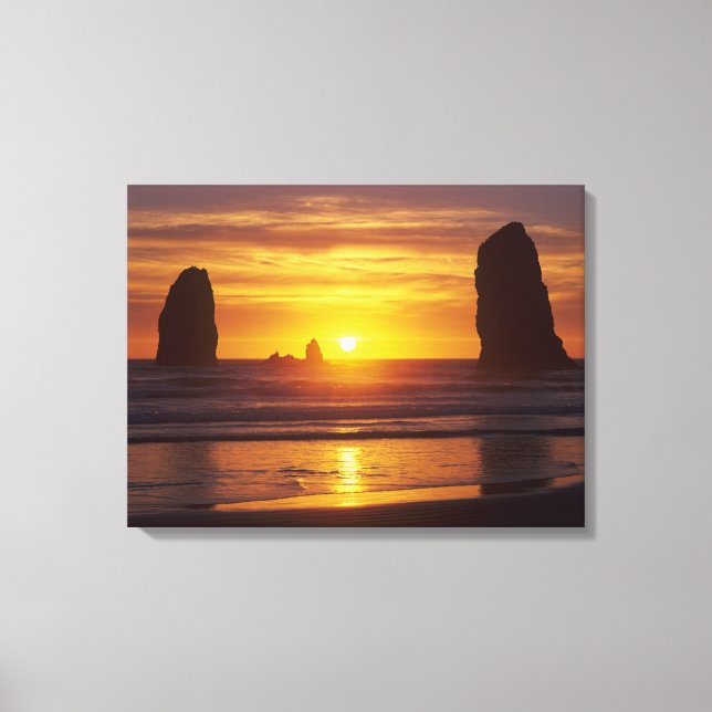 OR, Oregon-kusten, Cannon Beach, havsstaplar vid Canvastryck (Framsida)