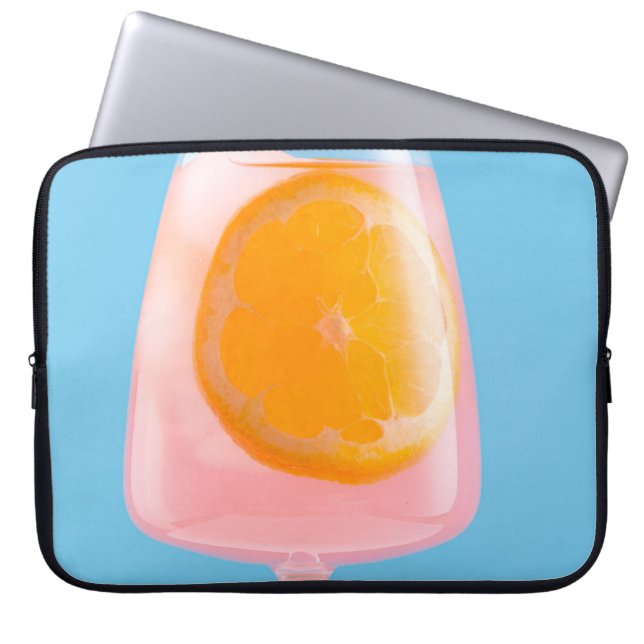 Orange av juice i klart glas laptop fodral (Framsidan)