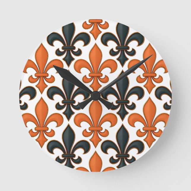 Orange Black Baroque Fleur-de-lis Mönster Design Rund Klocka (Framsida)