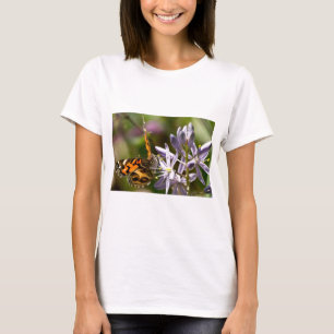 Orange Butterfly på Vild Hyacinth Apparatur & Gift T Shirt