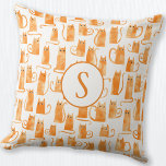 Orange Cat Mönster Monogram Kudde<br><div class="desc">Cute Little water color orange ginger cat mönster. Originalkonst av Nic Squirrell. Ändra det inledande monogrammet för att anpassa det.</div>