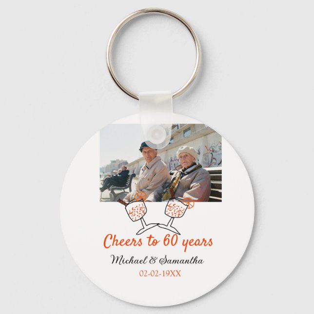 Orange cheers to 60 years anniversary wedding  nyckelring (Framsida)