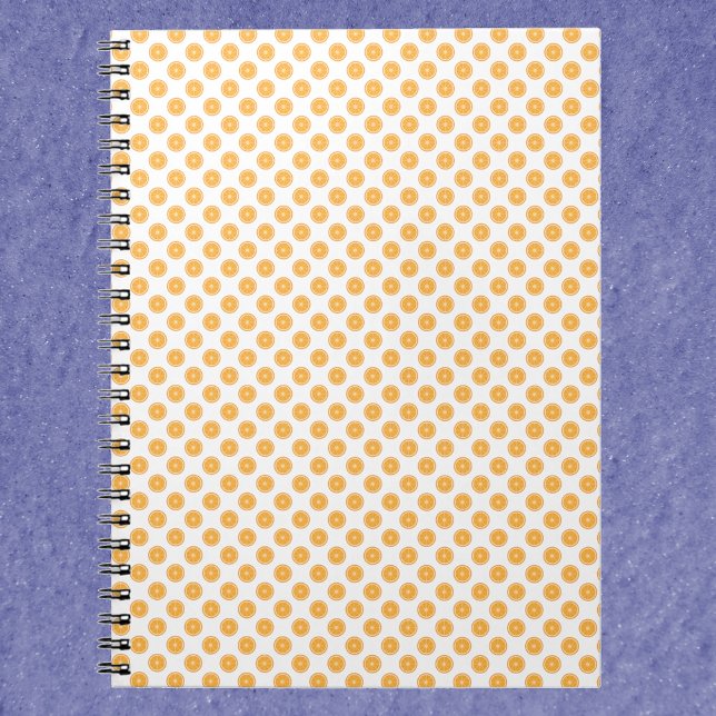 Orange Citrus Mönster Anteckningsbok (A notebook with a pattern of orange slices.)