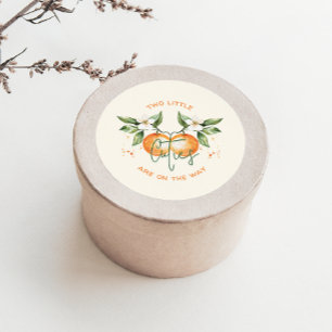 Orange Citrus Två Små Gulletingar Baby Shower Förm Runt Klistermärke