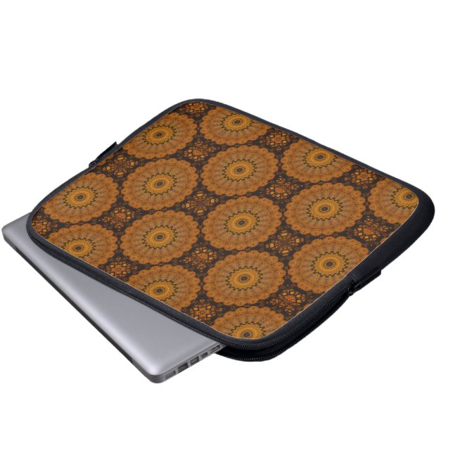 Orange Flowers Laptop sleeve (Framre botten)