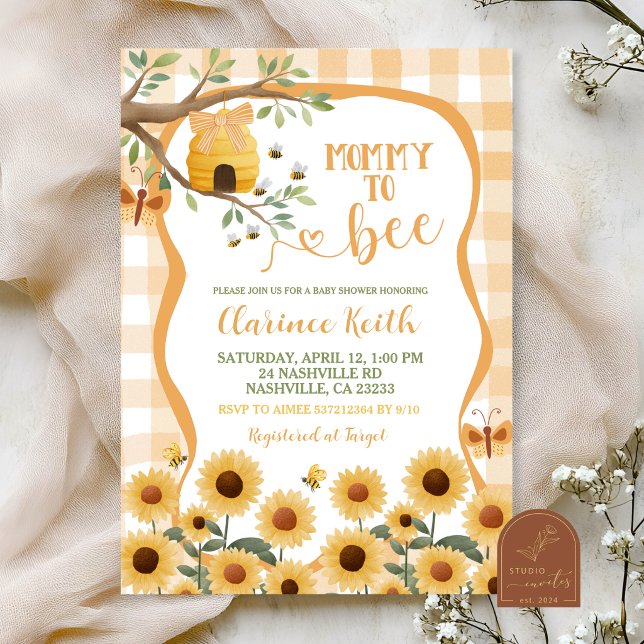 Orange Gingham Plaid Sunflower Bumblebee Bebis Bju Inbjudningar (Skapare uppladdad)