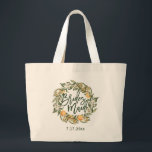 Orange Grove Citrus Botanical Wandeme Bridesmaid Jumbo Tygkasse<br><div class="desc">Rustic chic orange odlar botaniskt andetag av citrusfrukter,  bridesmaid lettering script,  to te bag. Malltextrad för händelsdatum,  i matchande grönt färg. Orange citrusfrukter,  ofruktbar grönsak och andedräkt av vit blommigt med samordnande Bridesmaid grönt-manus.</div>