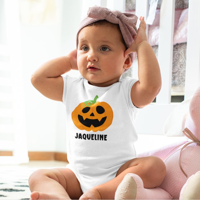 Orange Halloween Pumpkin with Name T Shirt (Skapare uppladdad)
