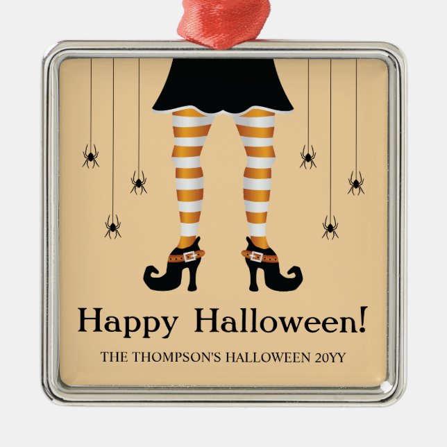 Orange Häxben Och Spindlar Glad Halloween Text Julgransprydnad Metall (Framsidan)