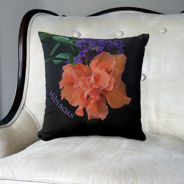 Orange Hibiscus Flower Dramatic Black Kudde (Skapare uppladdad)