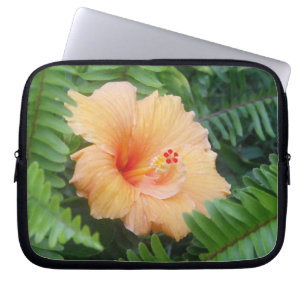 Orange Hibiscus Flower med Ferns Laptop Sleeve