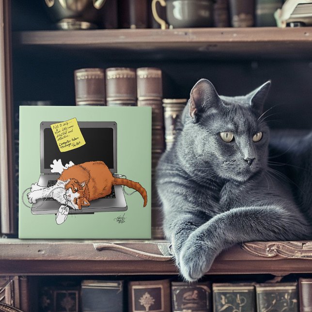 Orange Katt Rolig Bärbar Dator Grön Arbete Hemma Kakelplatta (Skapare uppladdad)
