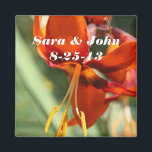 Orange Lily Flower Wedding Favor Magnet<br><div class="desc">Smaklig och livfull orange lily blomsterfotografi av Susan bröllopsmålare. Fyll i informationen i mallen. Gör fler ändringar i text och teckensnitt storlekt, stil och färg genom att klicka på Anpassa. Kontakta mig om du har några frågor eller förfrågningar. Den här designen finns på många produkter på mitt galleri. Besök Smilins...</div>