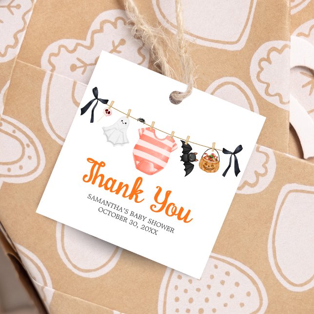 Orange Little Boo Baby Shower Square Gåvor Etiketter (A Little Boo Is Almost Due Clothesline Baby Shower Square Favor Tags)