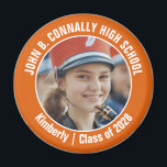 Orange Marching Band Photo High School Spirit Magnet<br><div class="desc">Den här coolan har skräddarsytt högskoleband med foto med vit typografi av ditt team och namn på en orange magnet. Anpassa dig med ditt student-foto och klassår som en stolt förälder. Ett mamma och pappa kan bära dessa knappar till konkurrens och spel.</div>