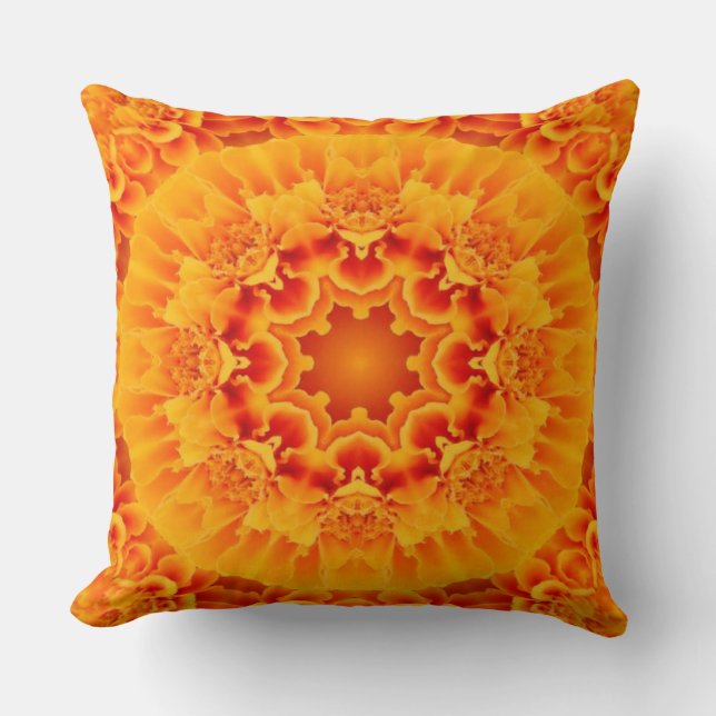 Orange Marigold Mandala Kudde (Framsida)