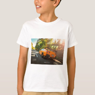 Orange Nissan GTsom river sönder till och med T-shirt
