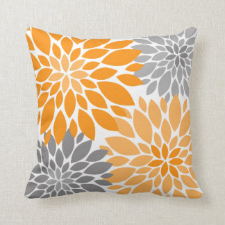 Orange och Grått Chrysanthemums Blommönster Kudde