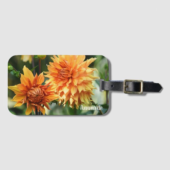 Orange och Gult Dahlia Garden Flowers Monogram Bagagebricka (Framsida horisontal)