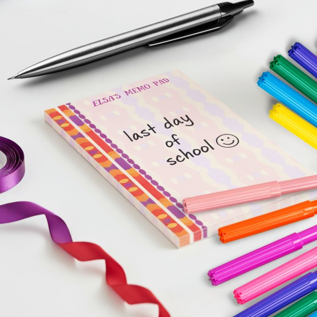 Orange Och Lila Geometrisk Sidofält Post-it Block (Fun brightly colored retro orange and purple post-it-note that you can customize.)