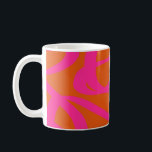 Orange och Rosa i den moderna Abstrakten Linjer Kaffemugg<br><div class="desc">Abstraktens penseldrag - abstraktens former i bränd orange och shock rosa.</div>