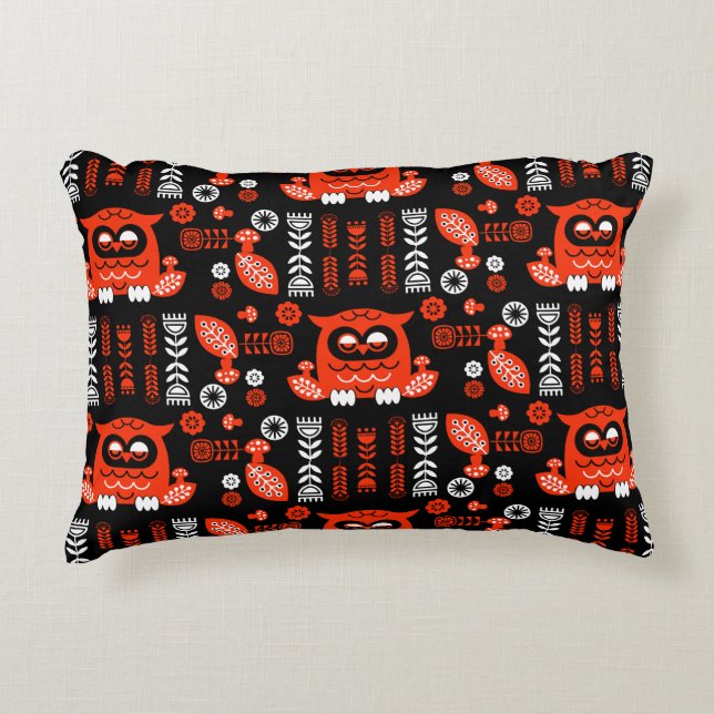 Orange och svart folkkonst Nordiska Uggla Prydnadskudde (Framsidan)