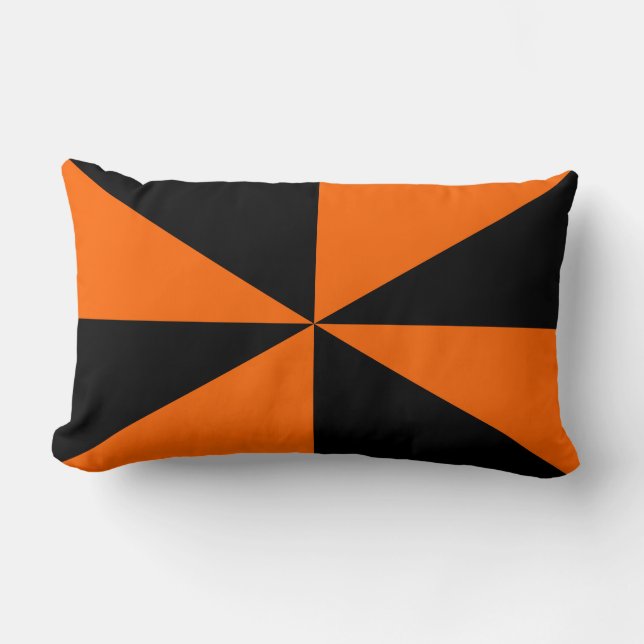 Orange och svart pinwheel lumbarkudde (Framsida)