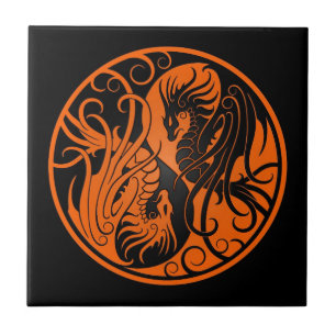 Orange och svart som flyger Yin Yang drakar Kakelplatta